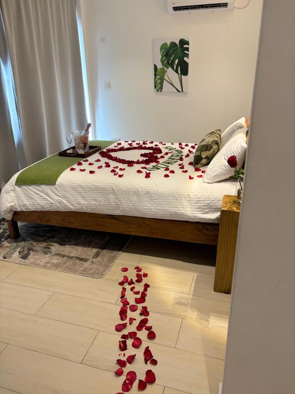 Venlia Apartment Виктория Екстериор снимка
